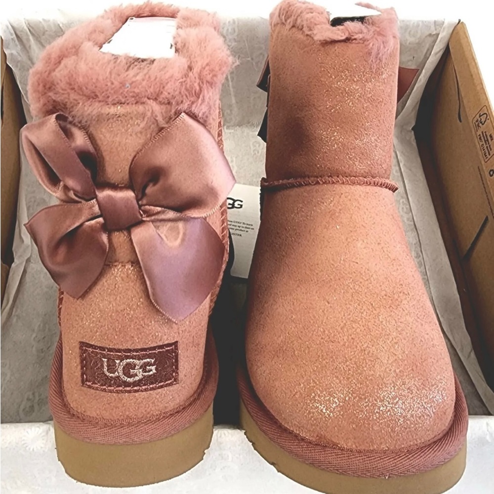 Ugg size 7 women